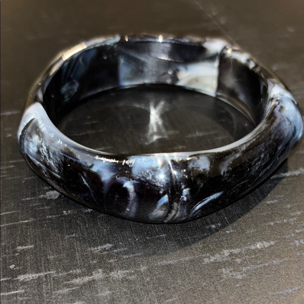 Vintage Retro Freeform Swirl Black Bangle Acrylic Bracelet​